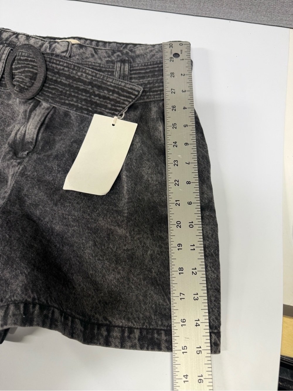 Sezane shorts with belt - Picture 11 of 12